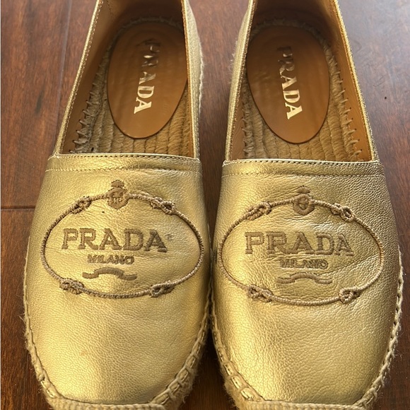 Prada 7.5 - Picture 1 of 2
